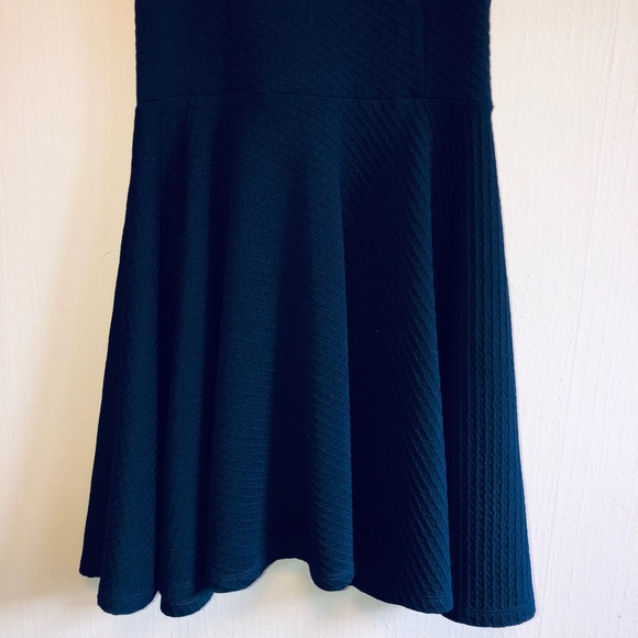 Bishop+Young Dress 😍🔥 - Picture 2 of 7